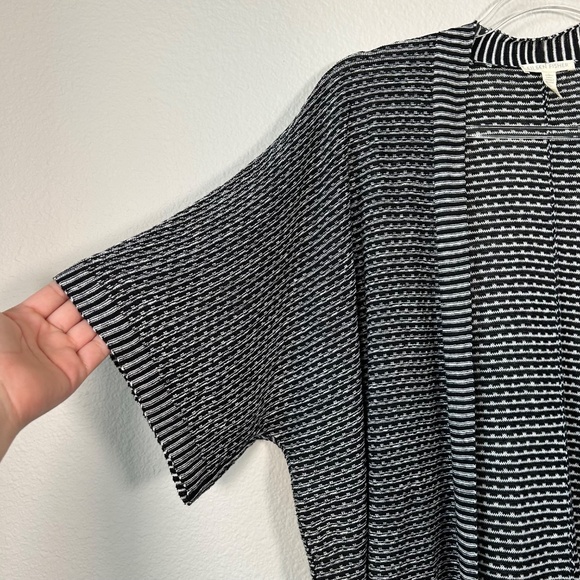 Eileen Fisher size M long Kimono cardigan short sleeve organic linen white black - Picture 5 of 11